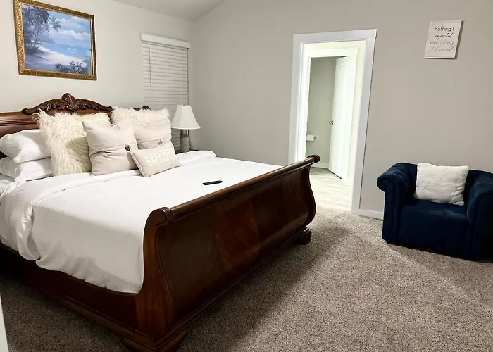 Luxurious 3 Bed Room Home Near Medical Center